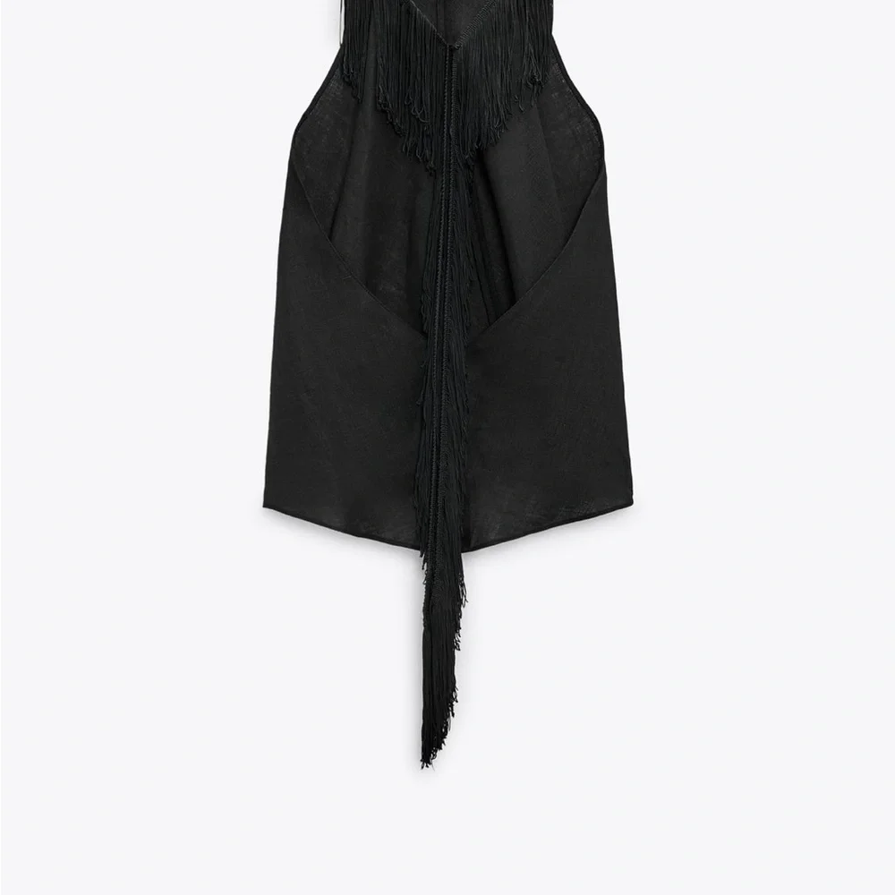 Zara Black LINEN FRINGE HALTER TOP
NWT Size Medium - Picture 6 of 8